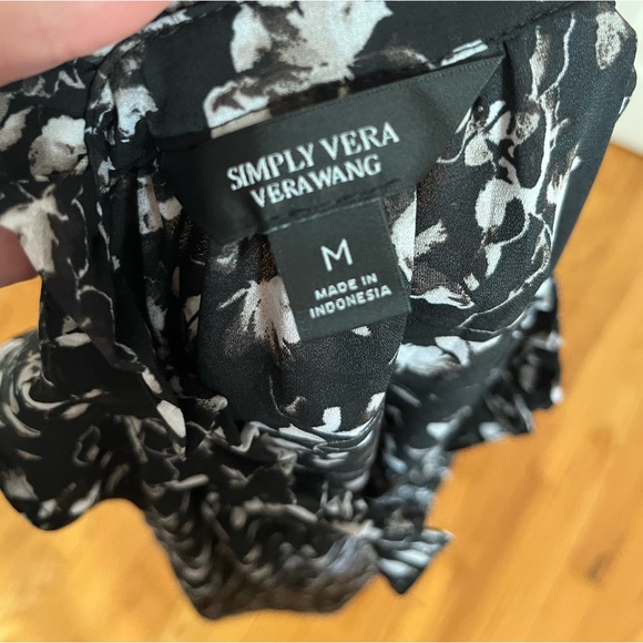 Dressy Sleeveless Blouse size M - Picture 3 of 10